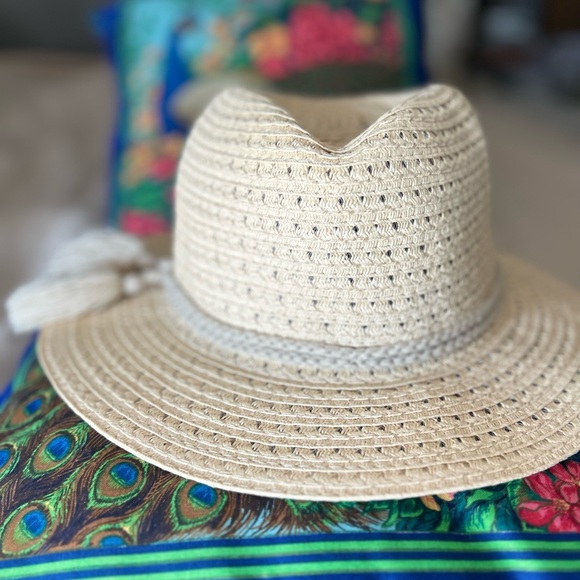 Hat - Picture 3 of 5